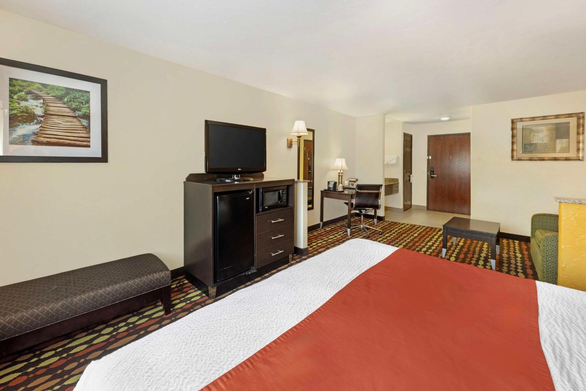 Best Western Greentree Inn & Suites Moore Εξωτερικό φωτογραφία