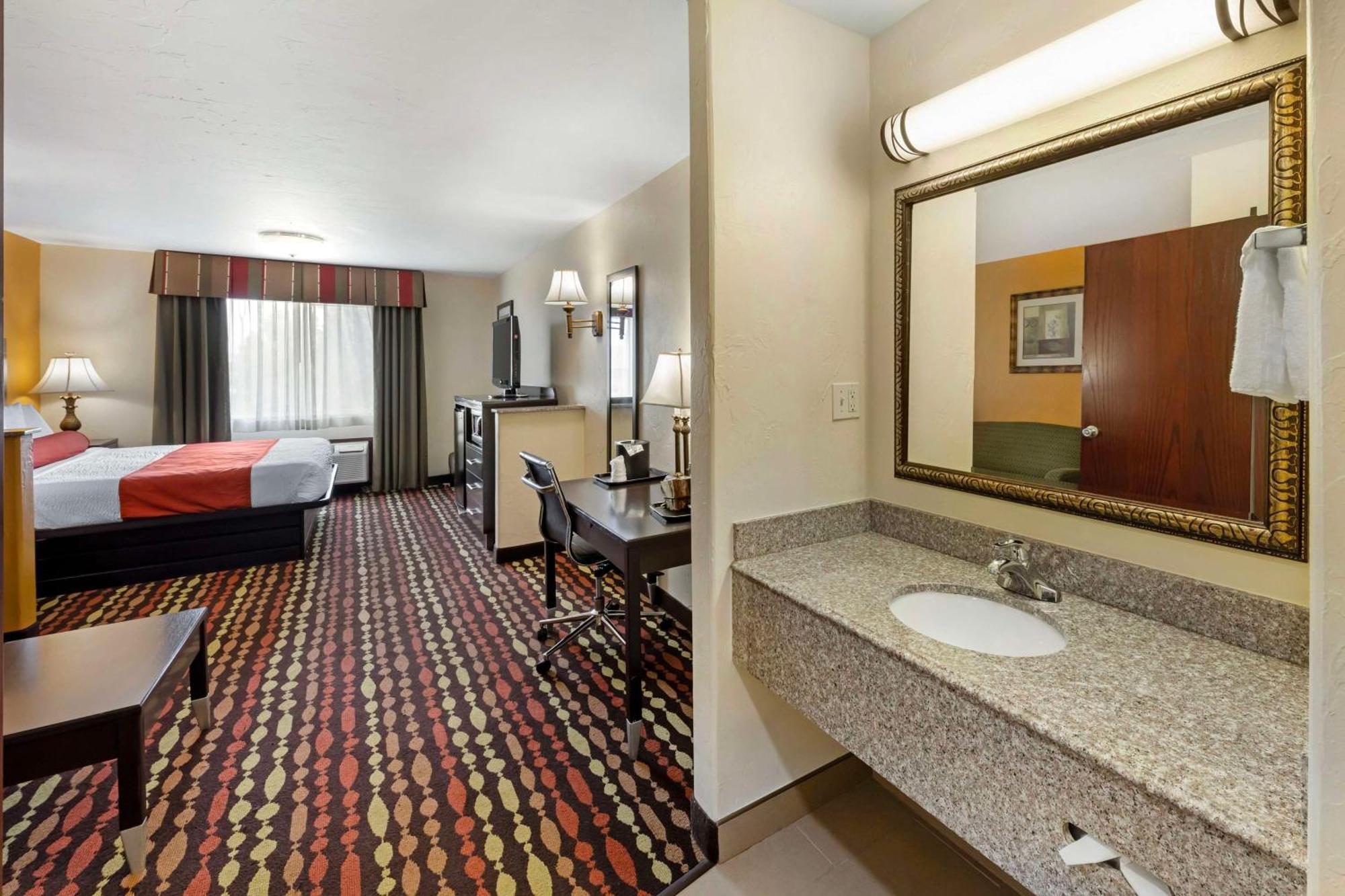 Best Western Greentree Inn & Suites Moore Εξωτερικό φωτογραφία