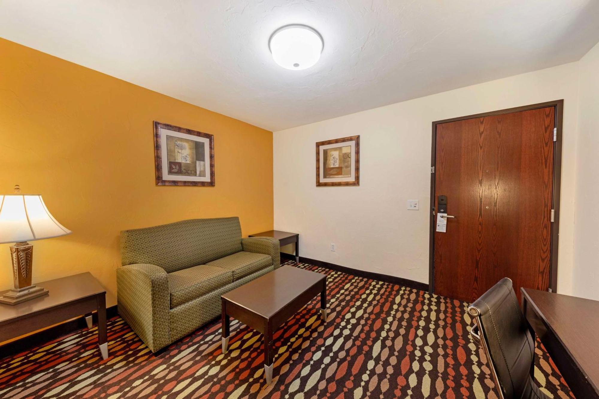 Best Western Greentree Inn & Suites Moore Εξωτερικό φωτογραφία
