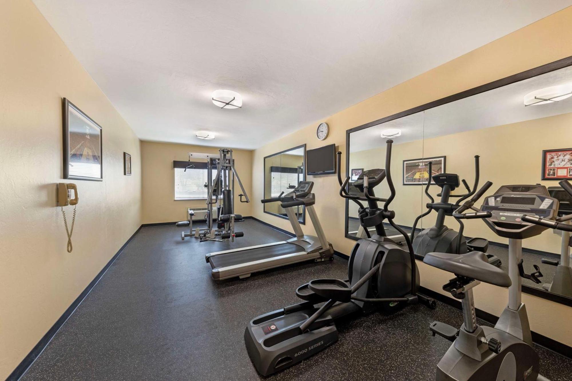 Best Western Greentree Inn & Suites Moore Εξωτερικό φωτογραφία