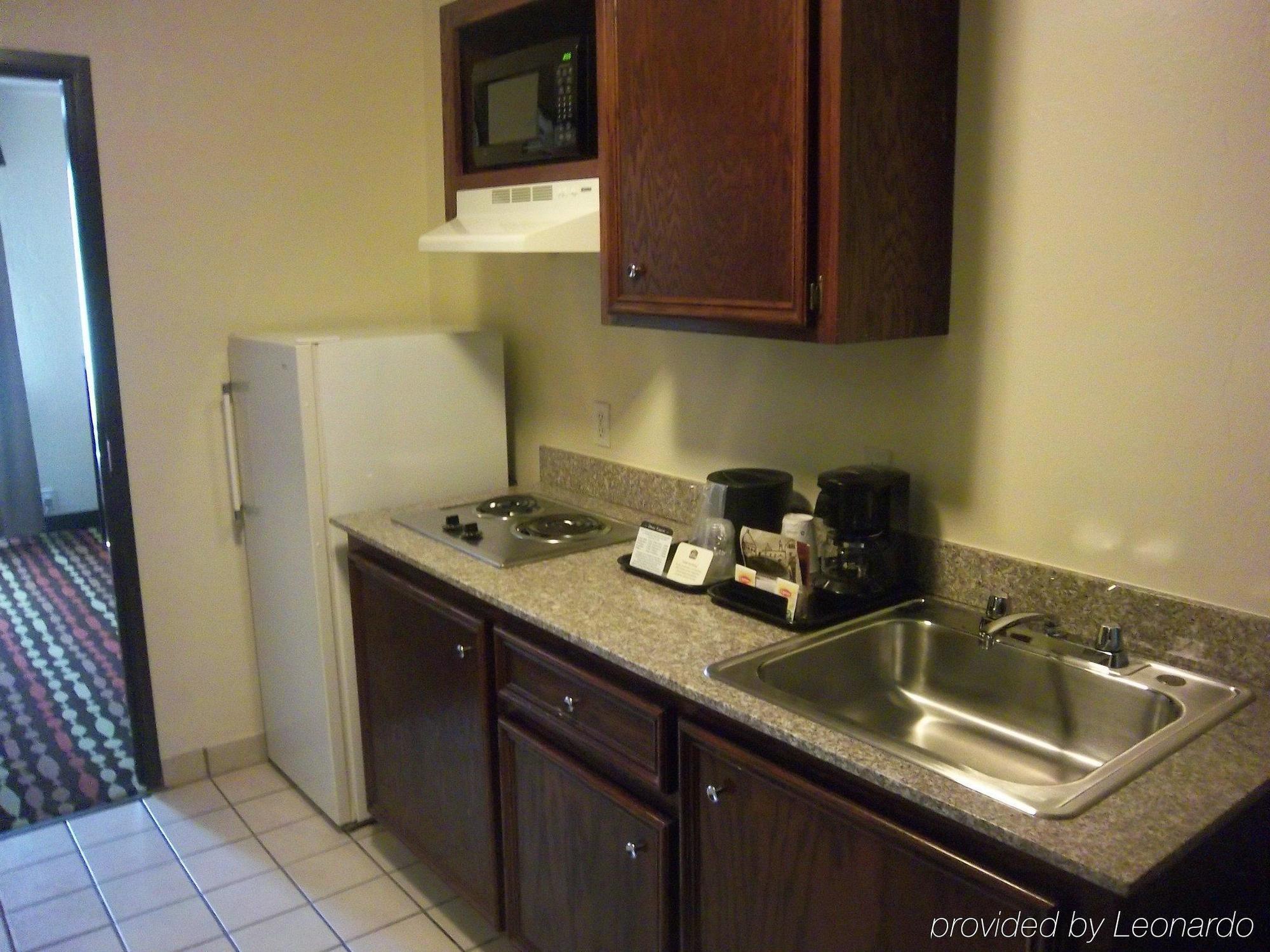 Best Western Greentree Inn & Suites Moore Εξωτερικό φωτογραφία