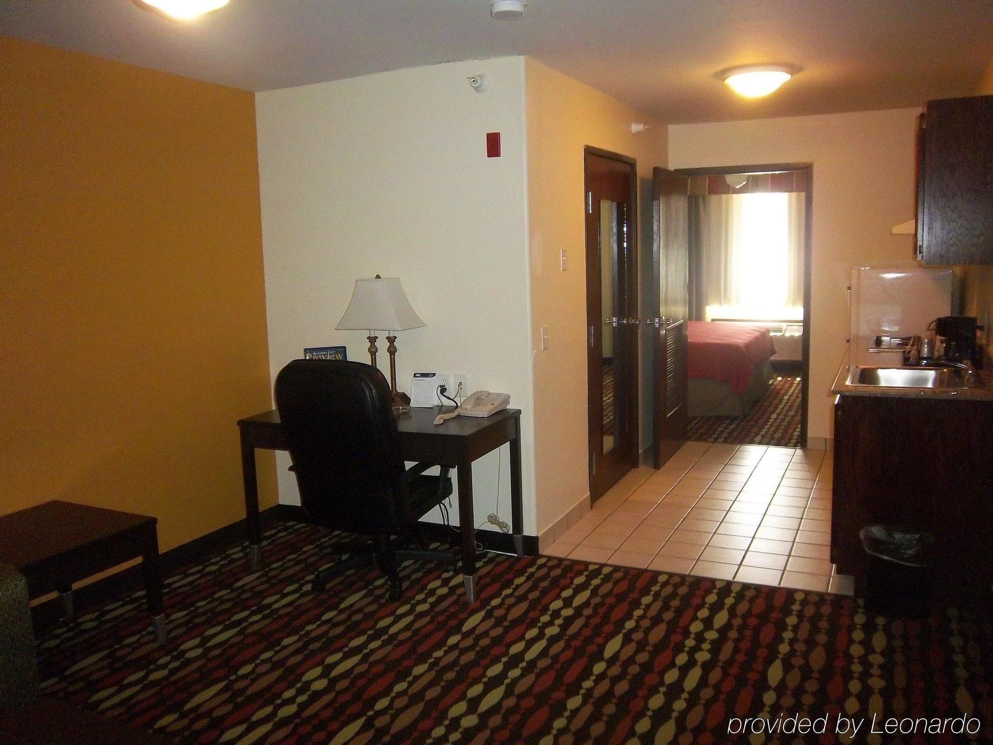 Best Western Greentree Inn & Suites Moore Εξωτερικό φωτογραφία