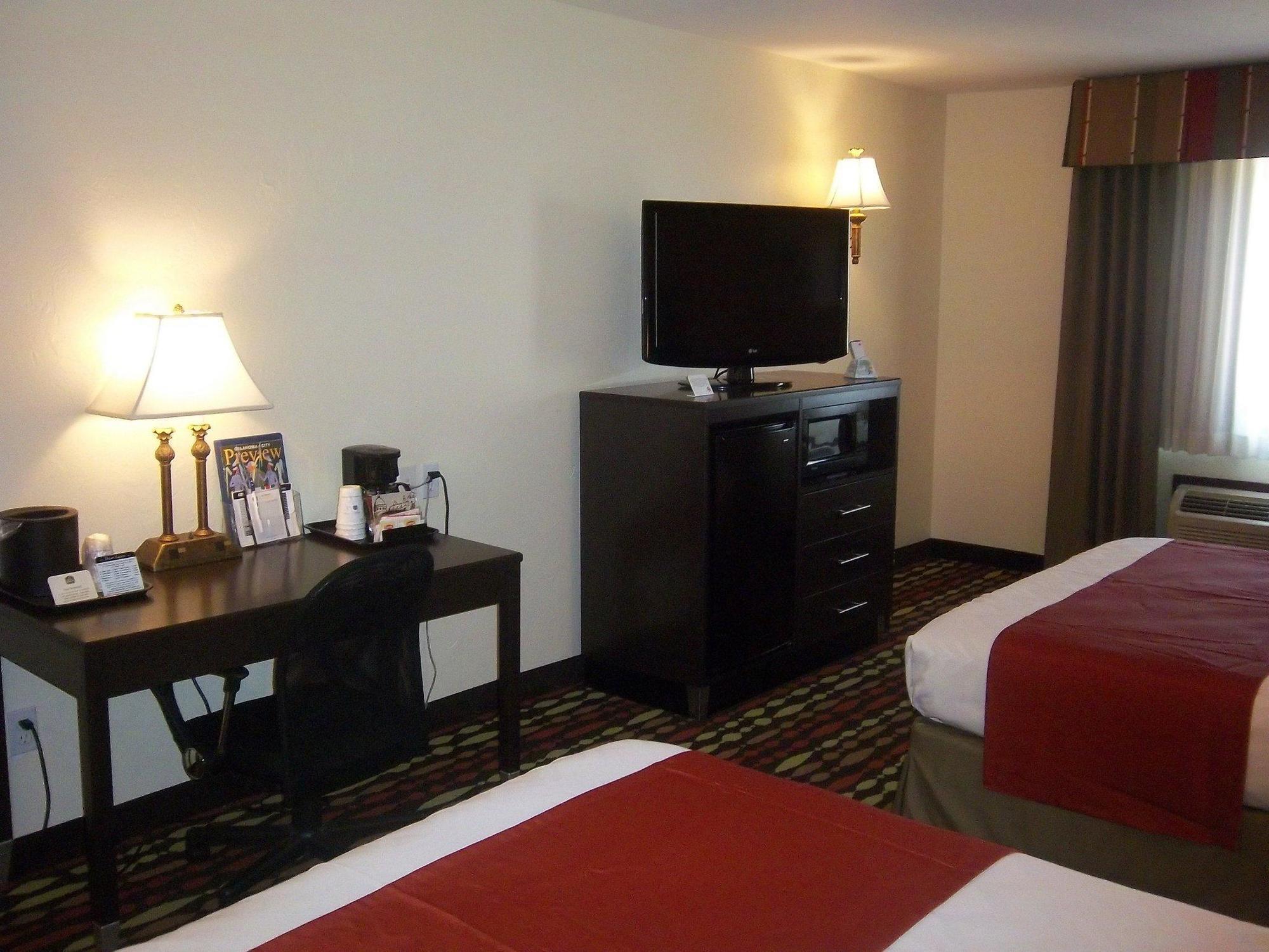 Best Western Greentree Inn & Suites Moore Εξωτερικό φωτογραφία