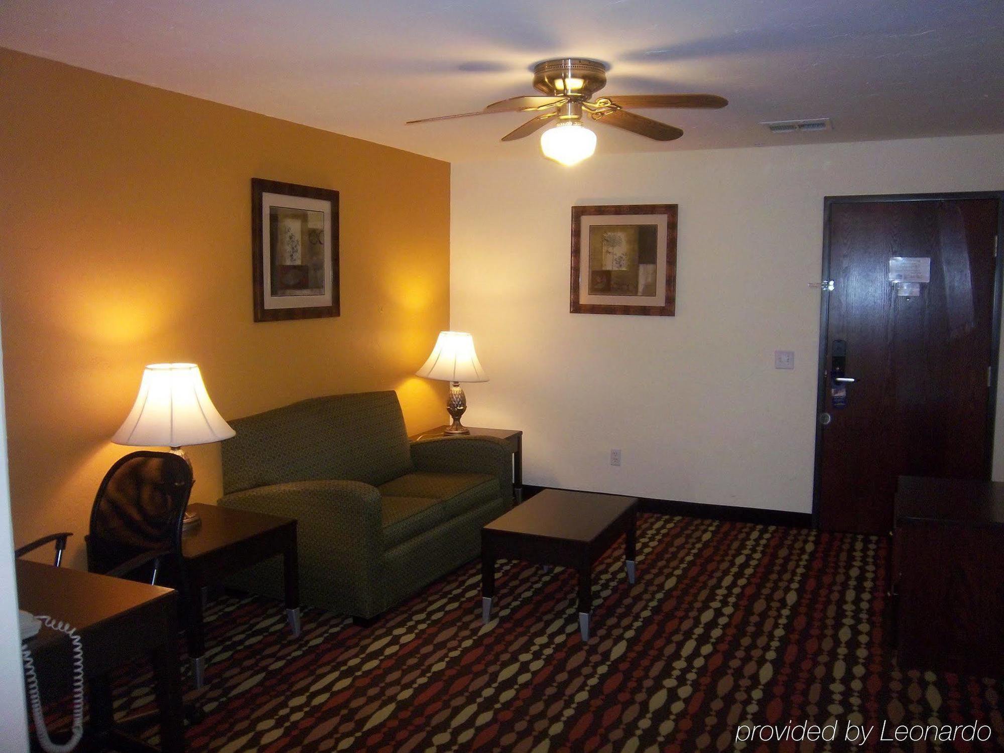 Best Western Greentree Inn & Suites Moore Εξωτερικό φωτογραφία